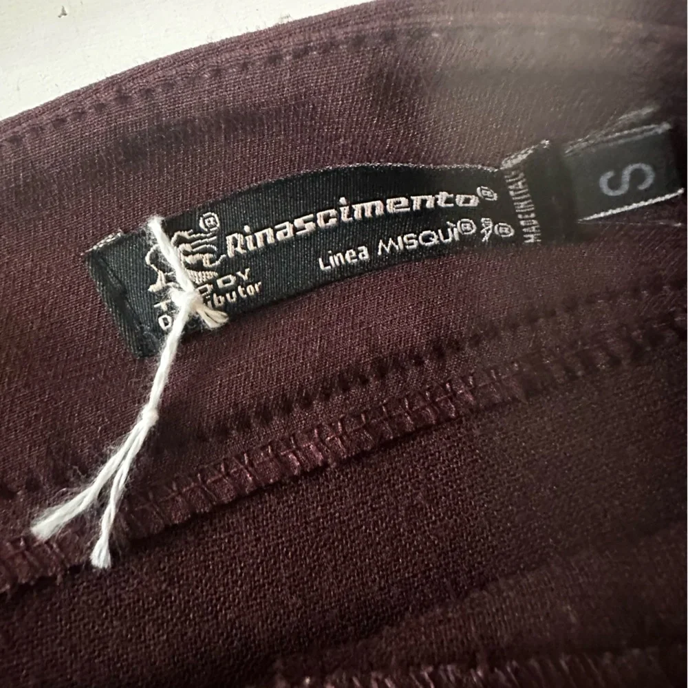 Rinascimento Maroon/Burgundy Lace/Velvet Trim  Pencil Skirt NWOT S * Minor Flaw*